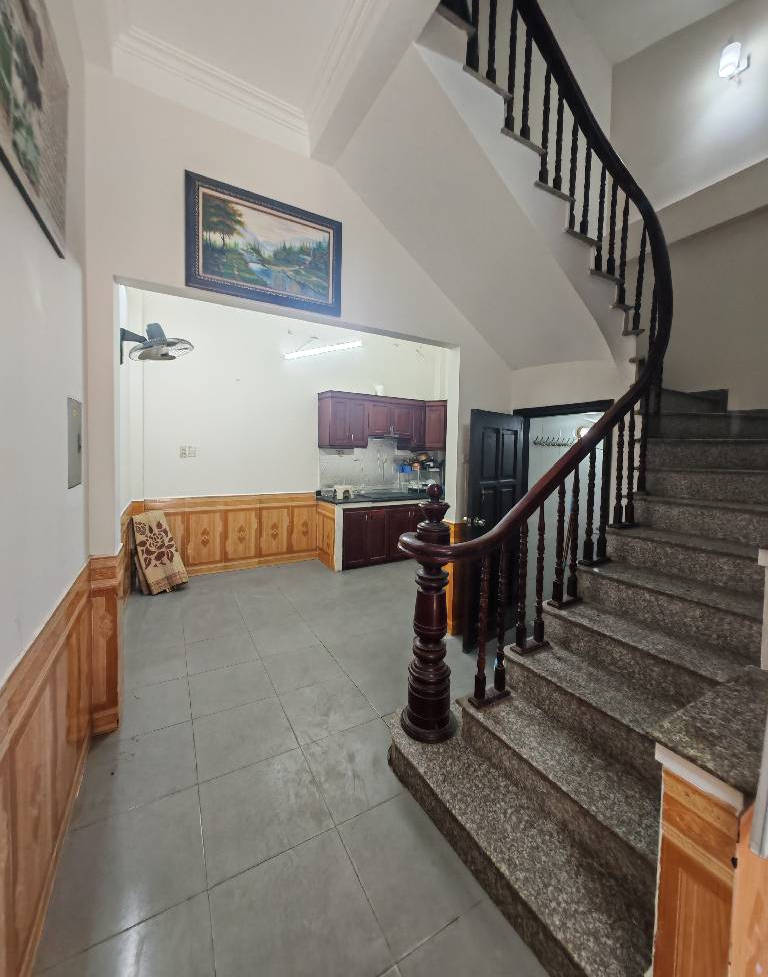 ĐÔNG NGẠC – NHÀ MẶT NGÕ THÔNG - Ô TÔ 7 CHỖ ĐỖ CỬA - KINH DOANH NHỎ - GẦN CHỢ